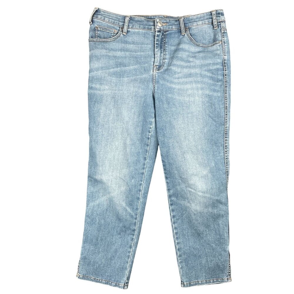 Chicos Jeans Womens Size 8 Blue Light Wash Platinum Crop Office Casual Stretch